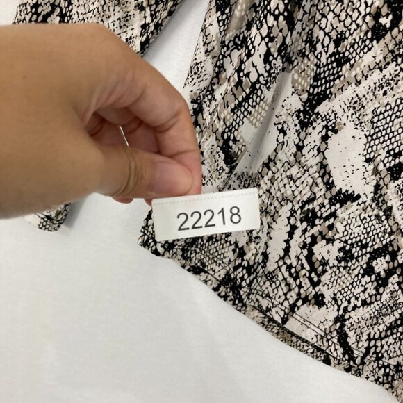 INC International Concepts XL Gray Animal Print Stretch Knit Long Sleeve Blouse - Picture 9 of 9